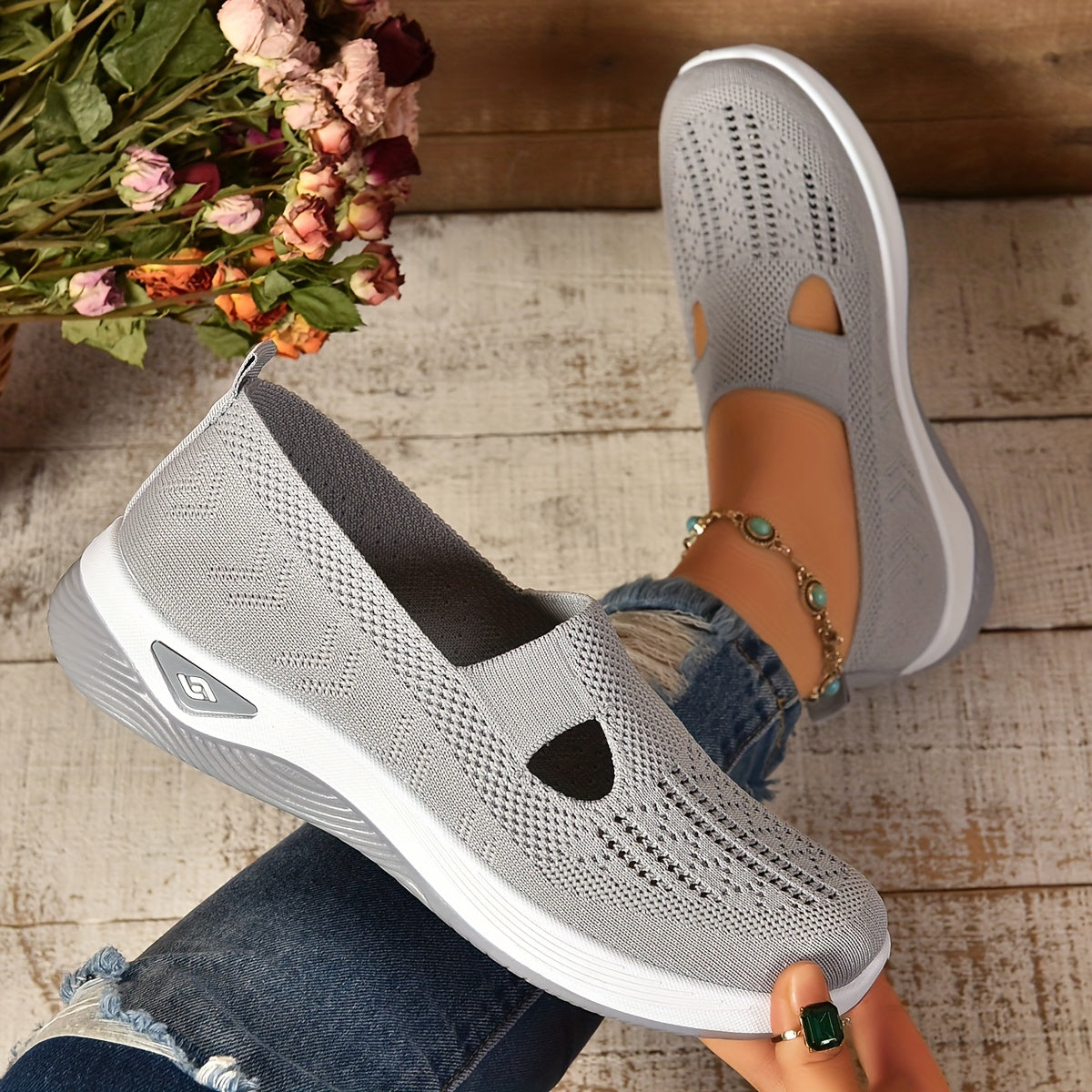 Xacira - Slip-On for Foot Complaints
