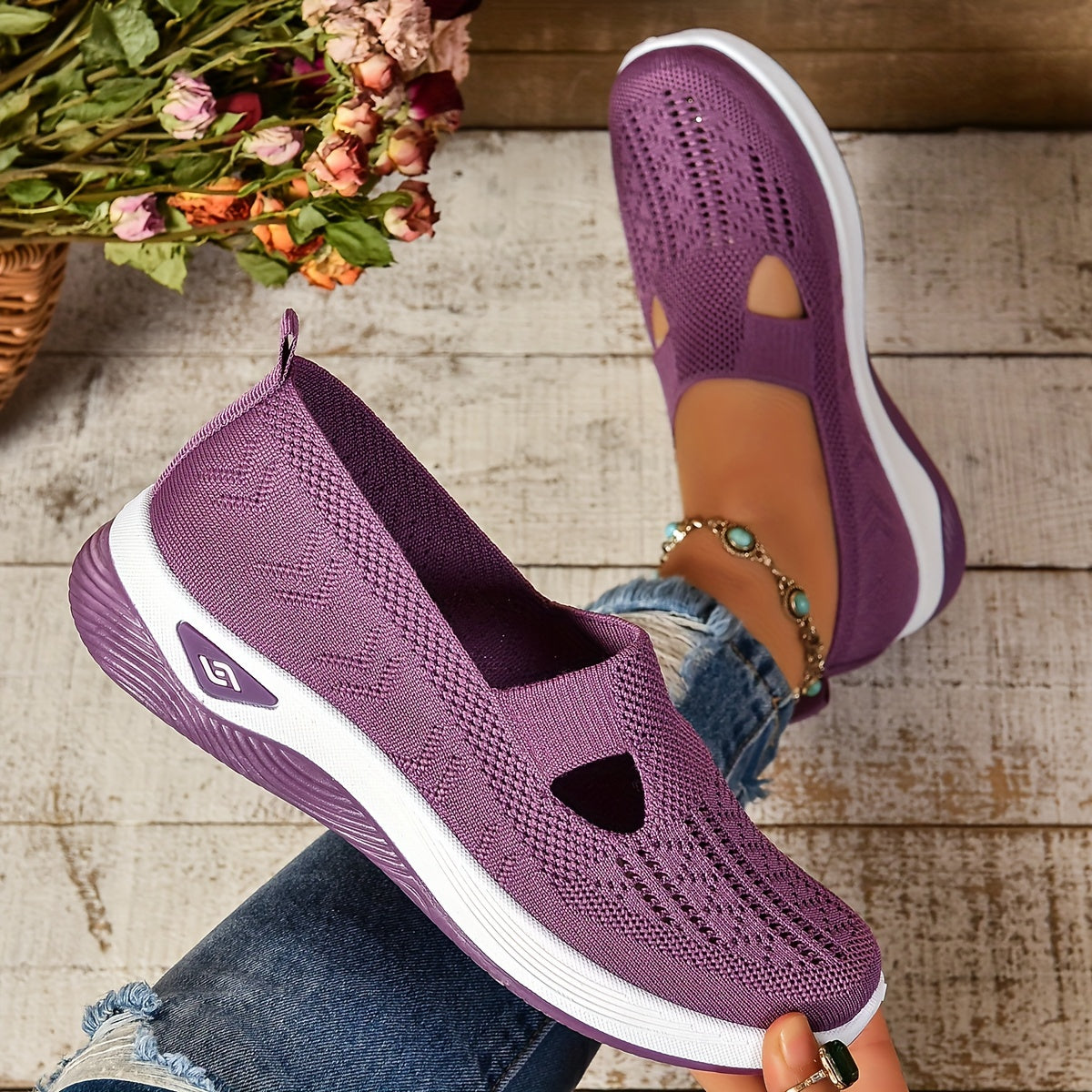 Xacira - Slip-On for Foot Complaints
