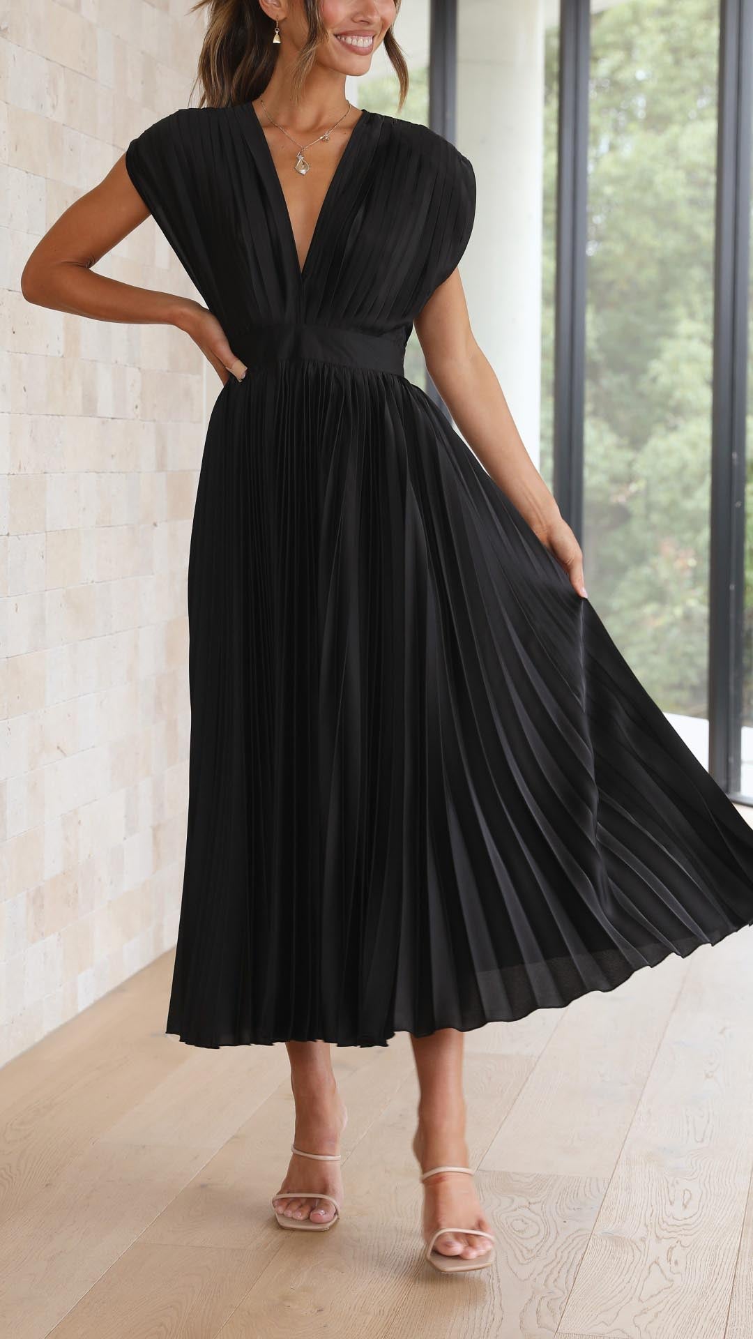 Bernice | Elegant Pleated Dress