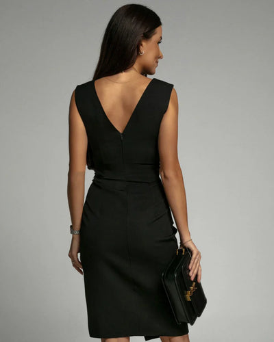Sorevia™ - Design With V-neck And Elegant Slit